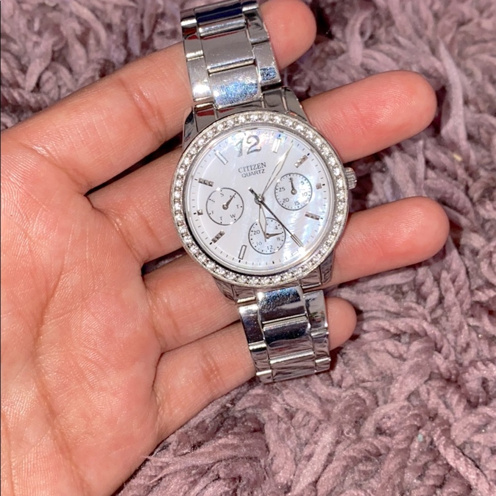 Watch - Picture 1 of 2